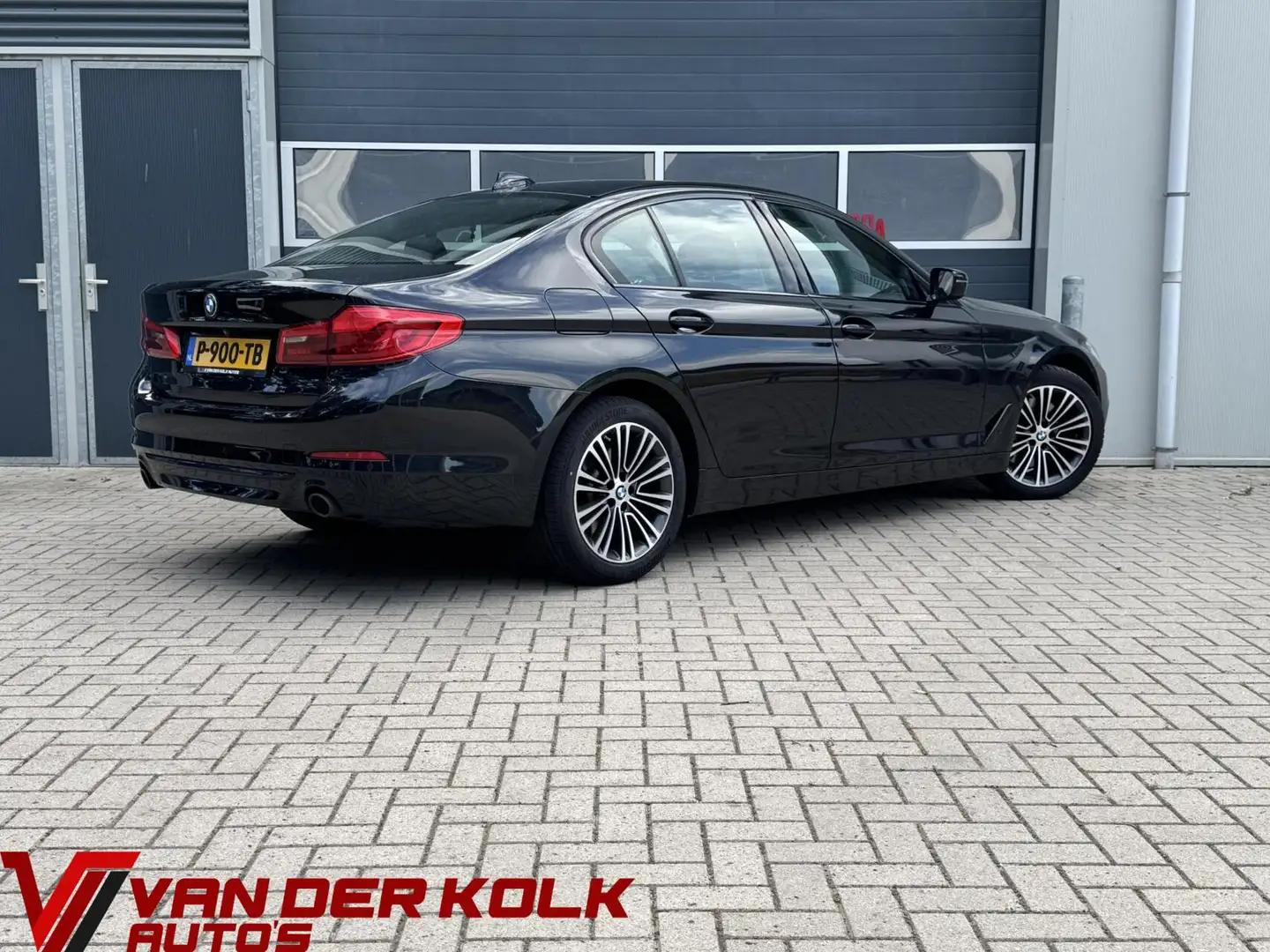 BMW 530 5-serie 530d High Executive Automaat | Leder | Cam Zwart - 2