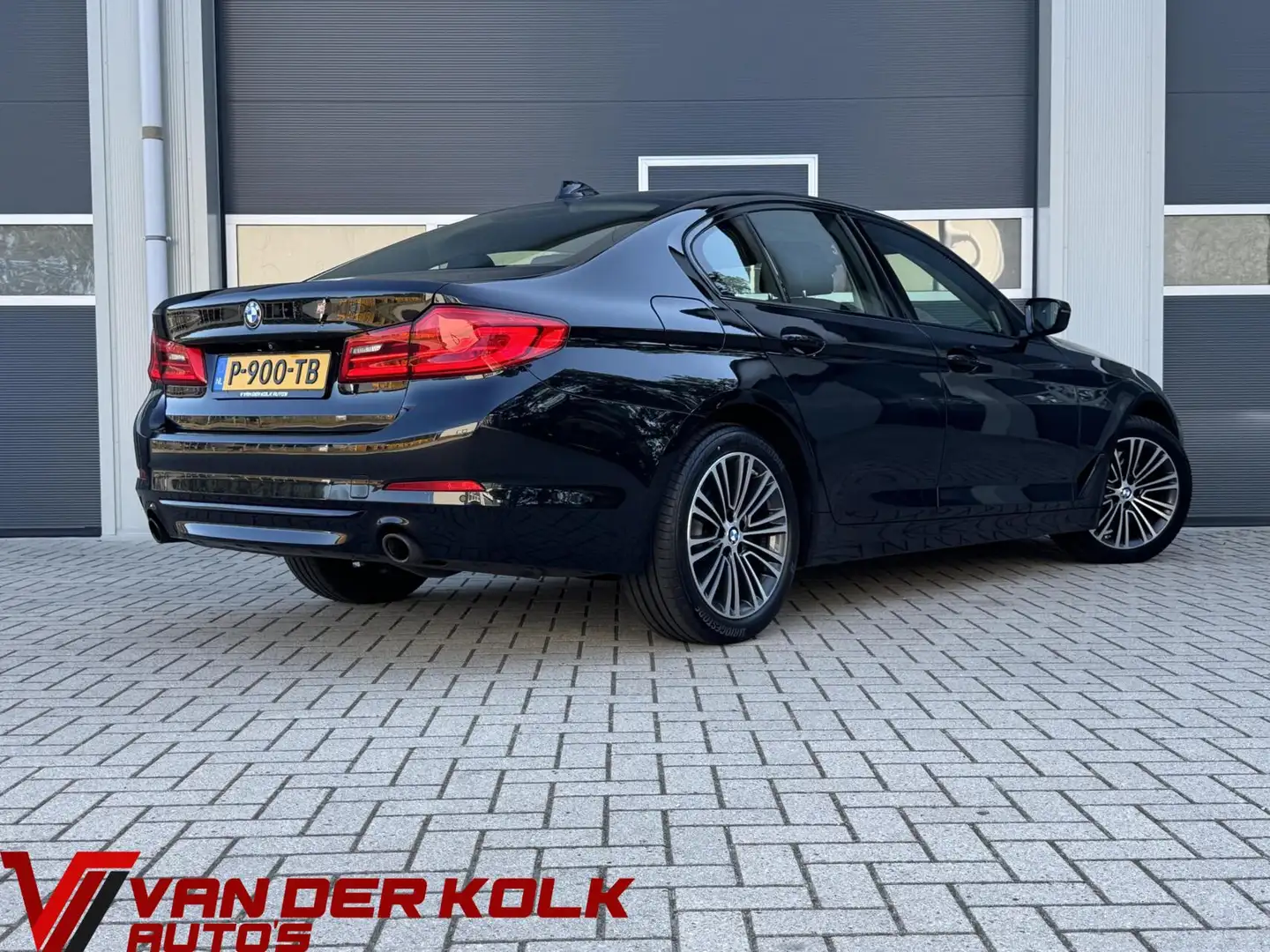 BMW 530 5-serie 530d High Executive Automaat | Leder | Cam Zwart - 2