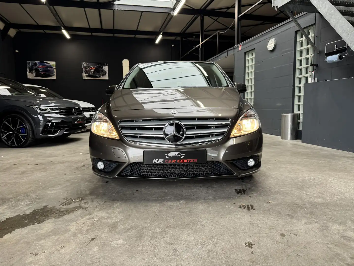 Mercedes-Benz B 180 Ambition 5DRS AIRCO-STOELVERWARMING- Grijs - 2