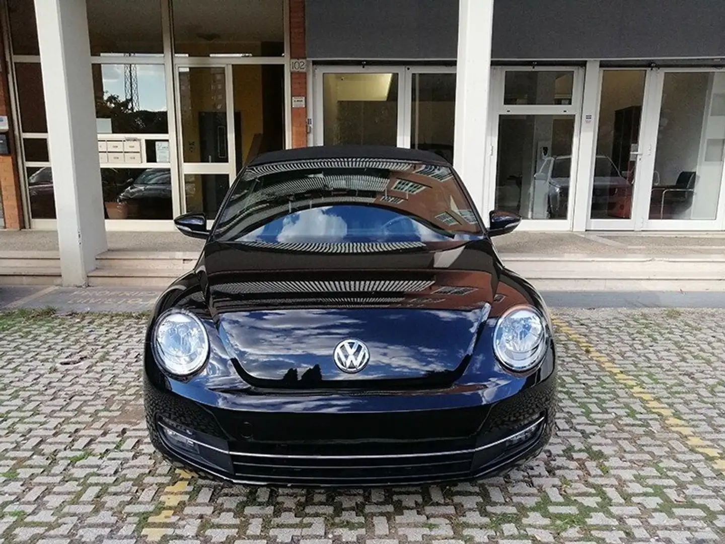 Volkswagen Maggiolino Cabrio 1.2 TSI Design Tagliandi ufficiali Nero - 2