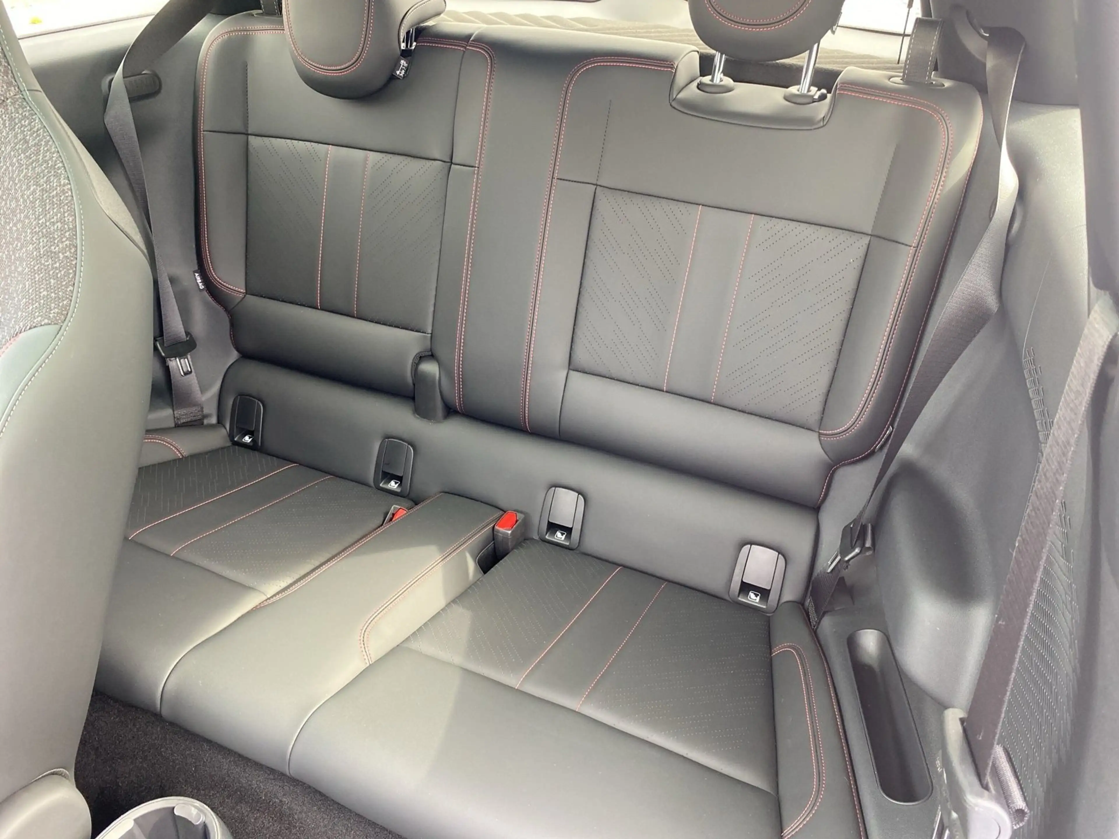 MINI Cooper SE — photo 12