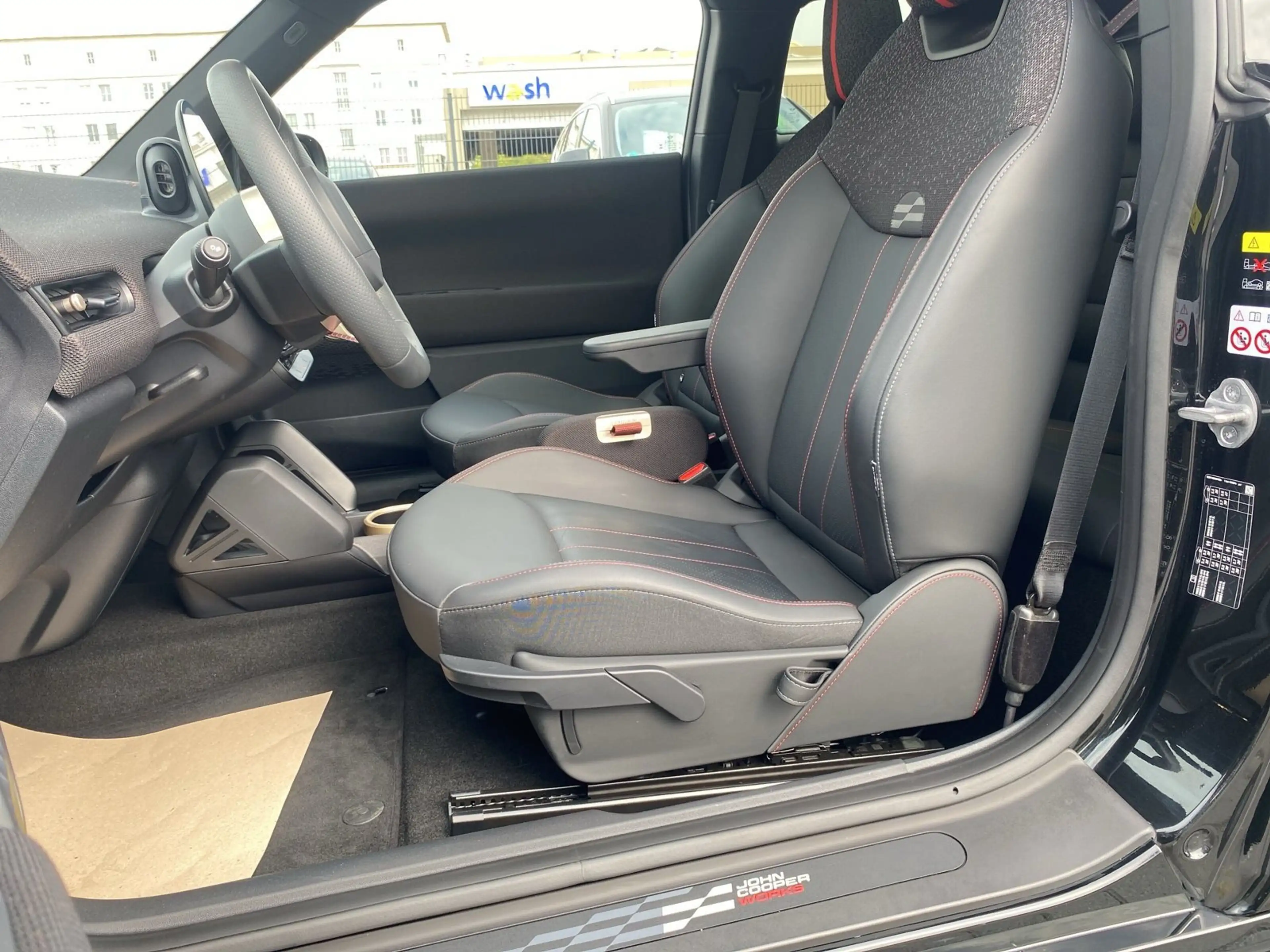 MINI Cooper SE — photo 9