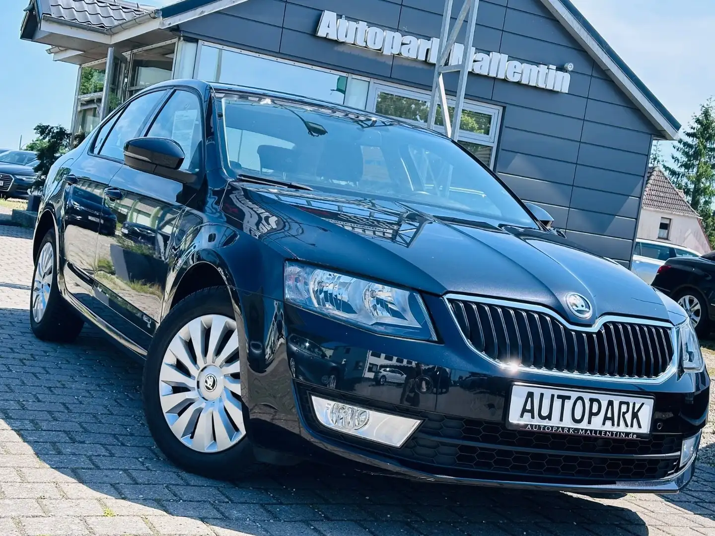 Skoda Octavia Lim. Ambition *1.HAND*DSG*PDC* Schwarz - 1