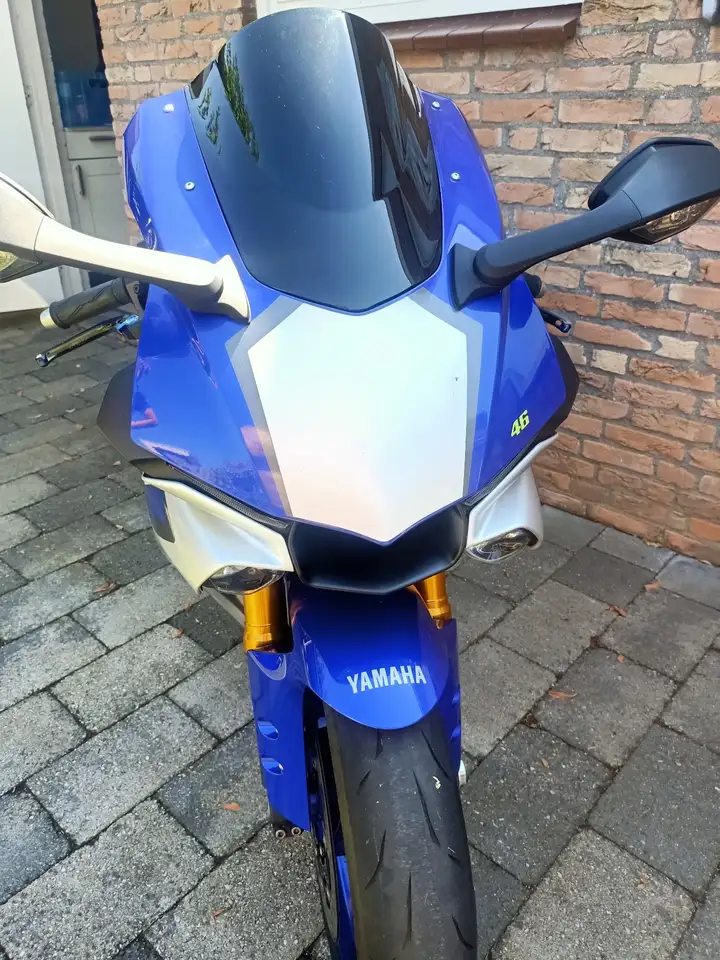 Yamaha YZF-R1