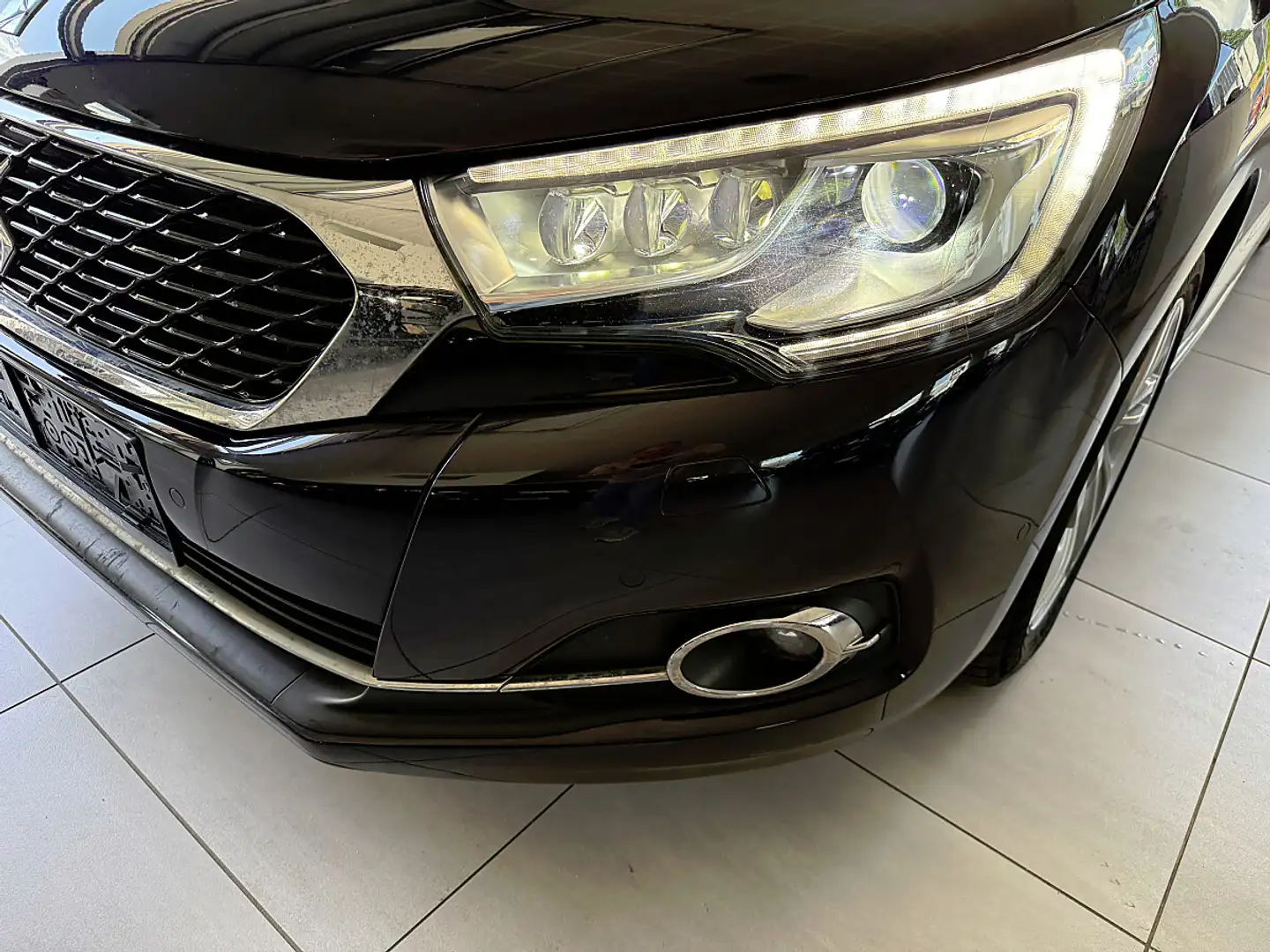 DS Automobiles DS 4 BlueHDi 120 S&S Blau - 2
