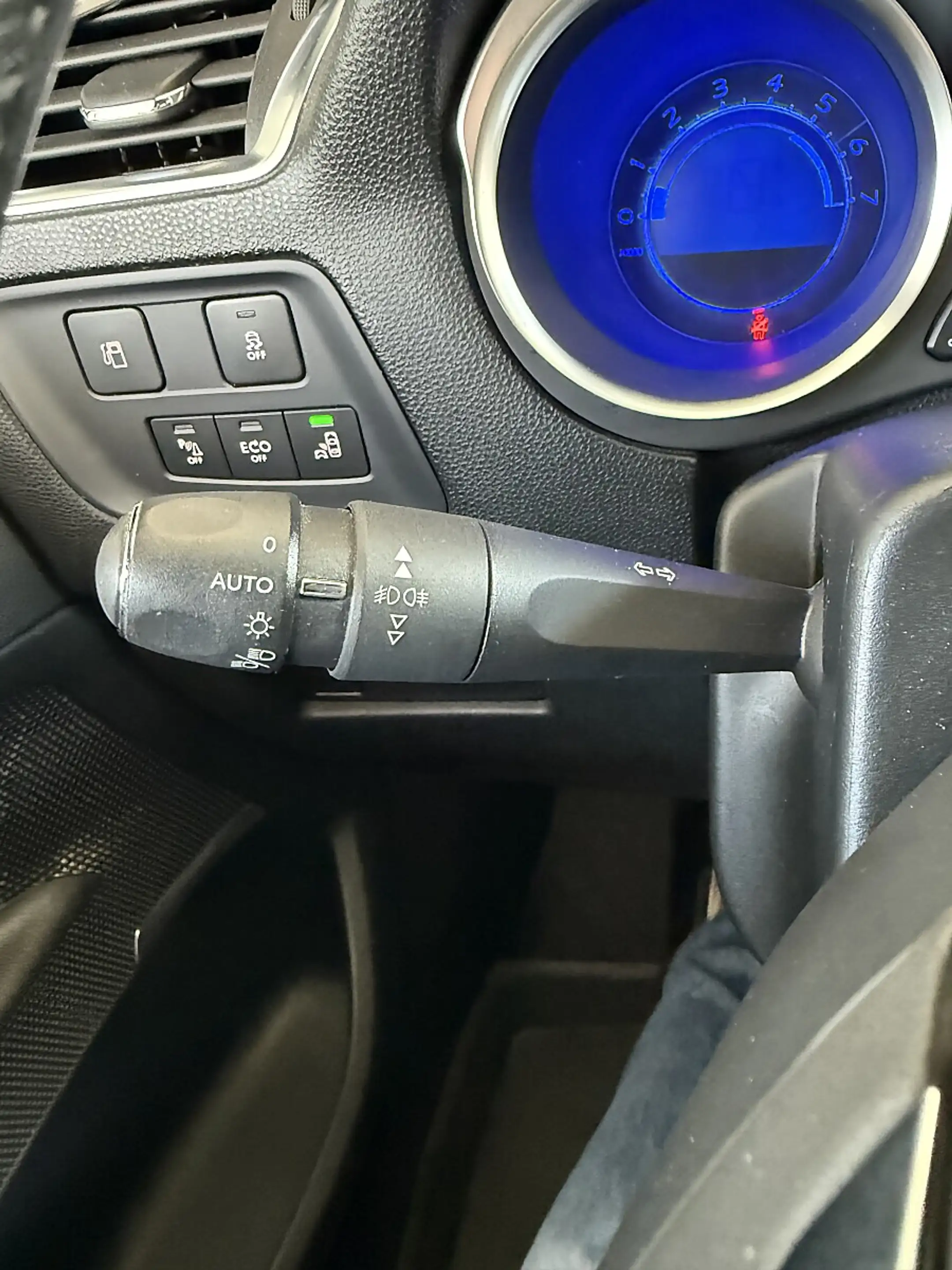 DS Automobiles DS 4 BlueHDi 120 S&S — photo 14