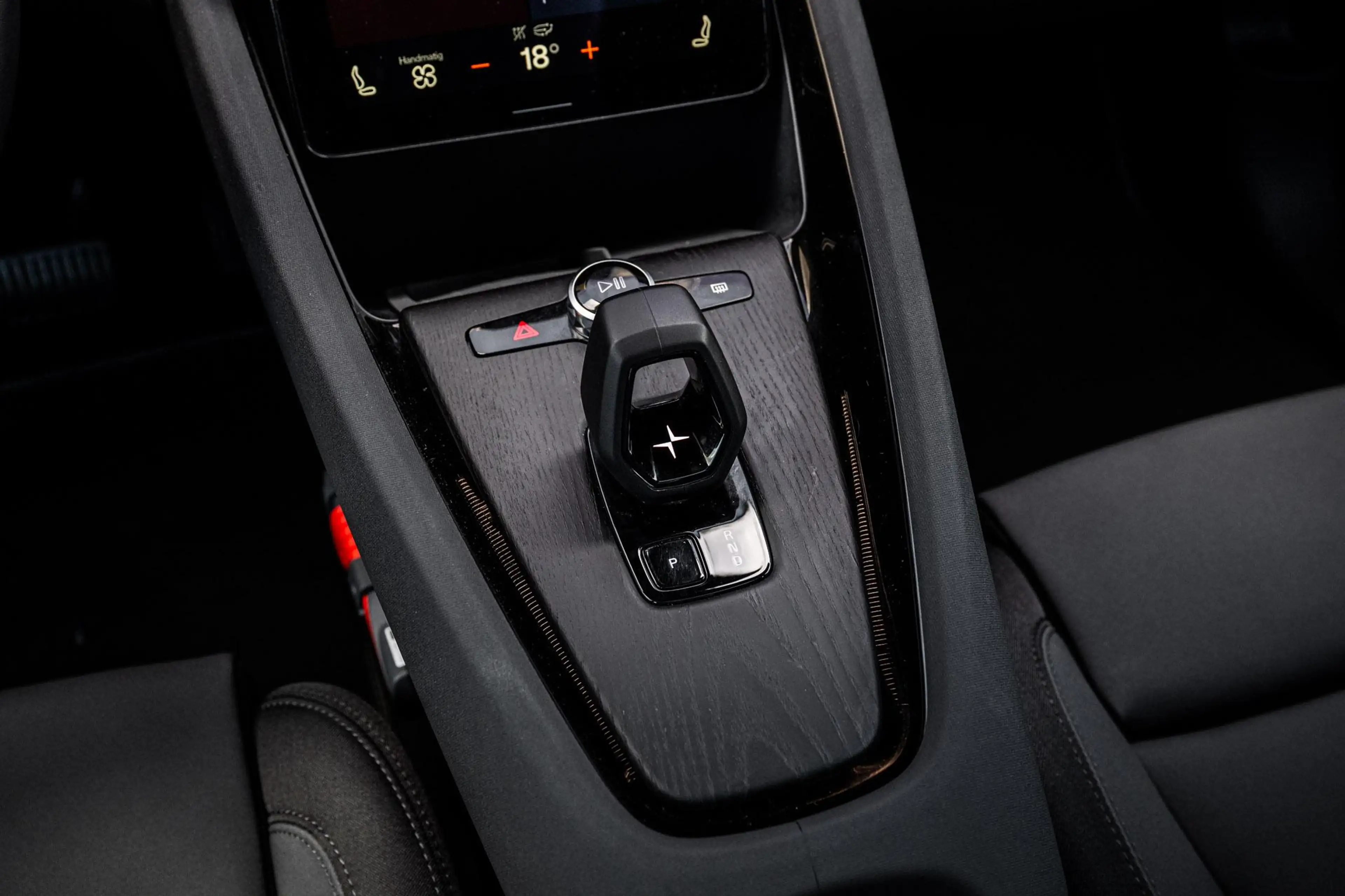 Polestar 2 Long Range Single Motor Plus 82 kWh — photo 14