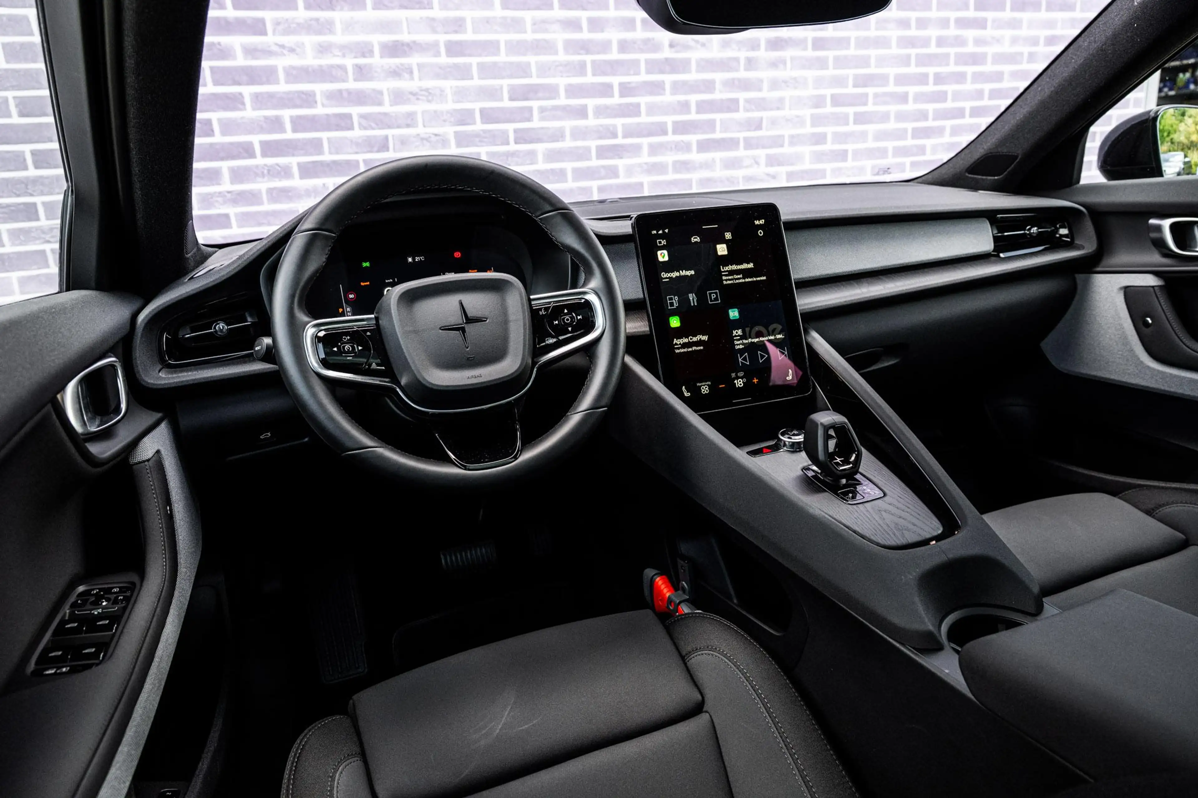 Polestar 2 Long Range Single Motor Plus 82 kWh — photo 11