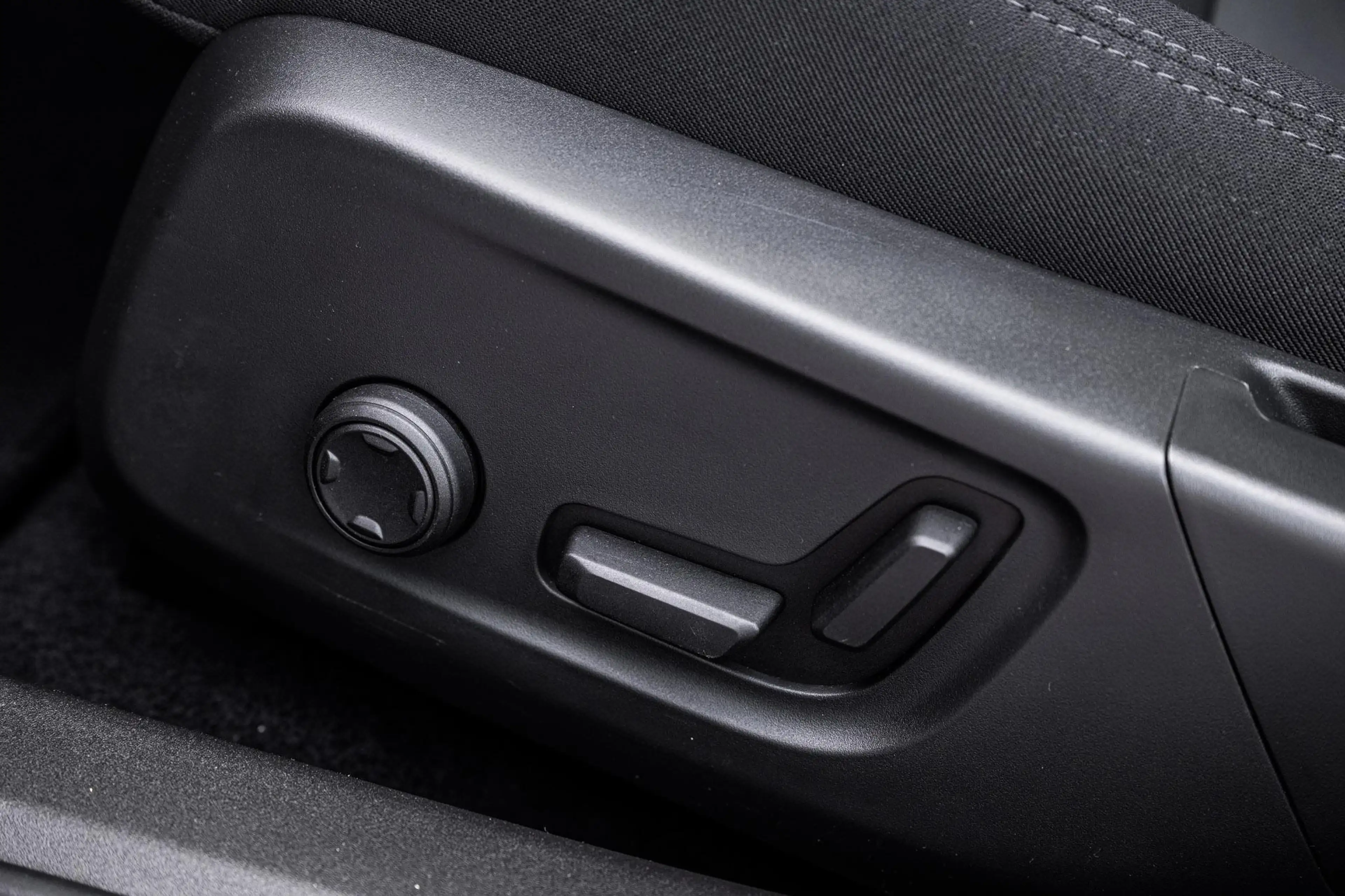 Polestar 2 Long Range Single Motor Plus 82 kWh — photo 7