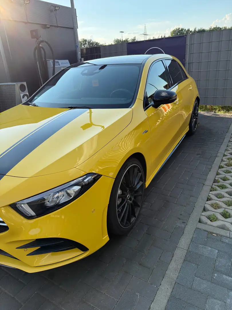 Mercedes-Benz A 35 AMG A-Klasse 4Matic Kompaktlimousine Gelb - 2