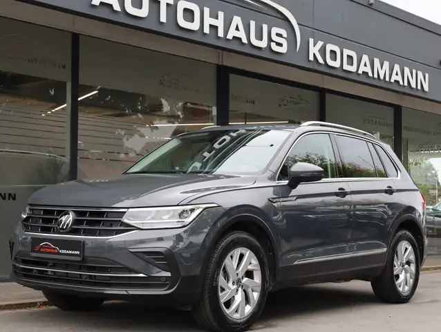 Volkswagen Tiguan view 6