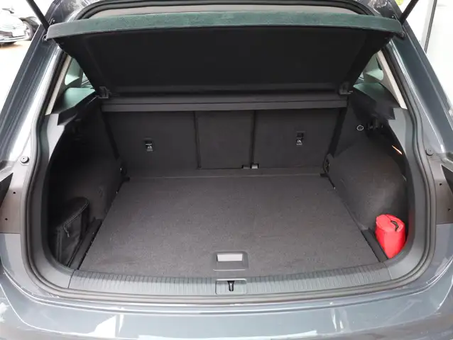 Volkswagen Tiguan view 12