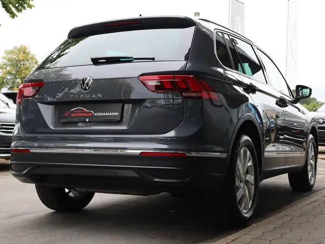 Volkswagen Tiguan view 11