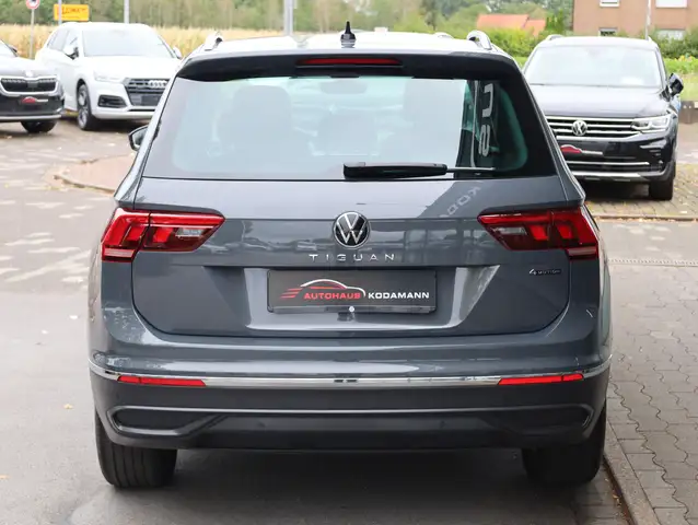 Volkswagen Tiguan view 9