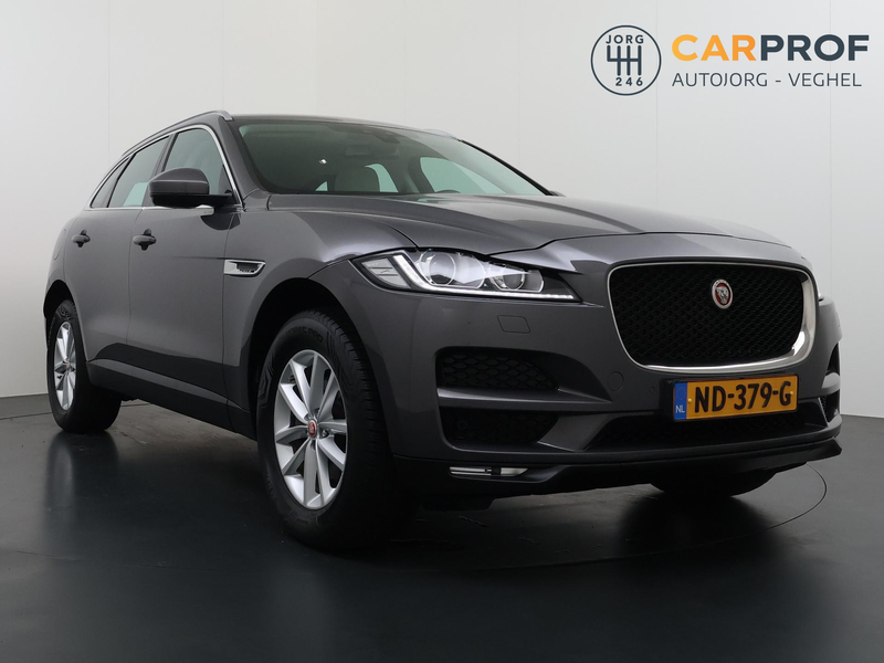 Jaguar F-Pace 2.0 Pure AWD 20d Navigatie | Camera | Trekhaak | — photo 4