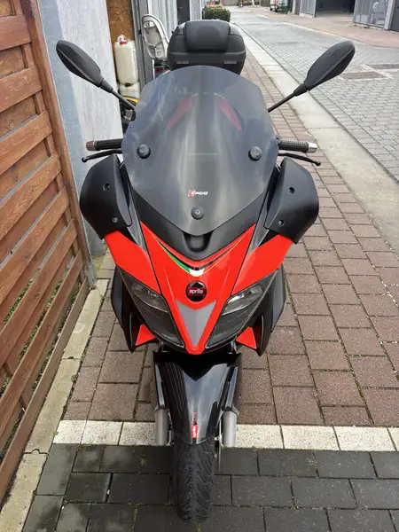 Aprilia SR Max 300 - foto 4
