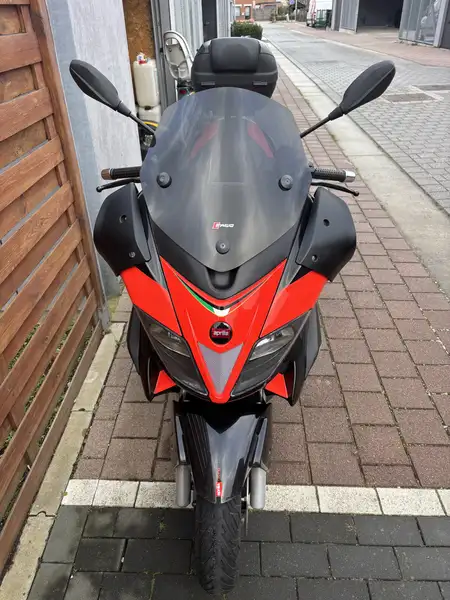 Aprilia SR Max 300 - foto 2