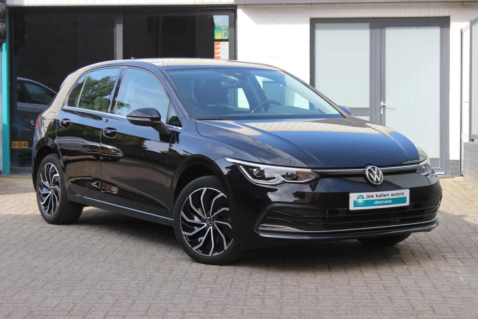 Volkswagen Golf 1.4 eHybrid Style Navi/Carplay, Sport/Comfort Stoe Zwart - 1