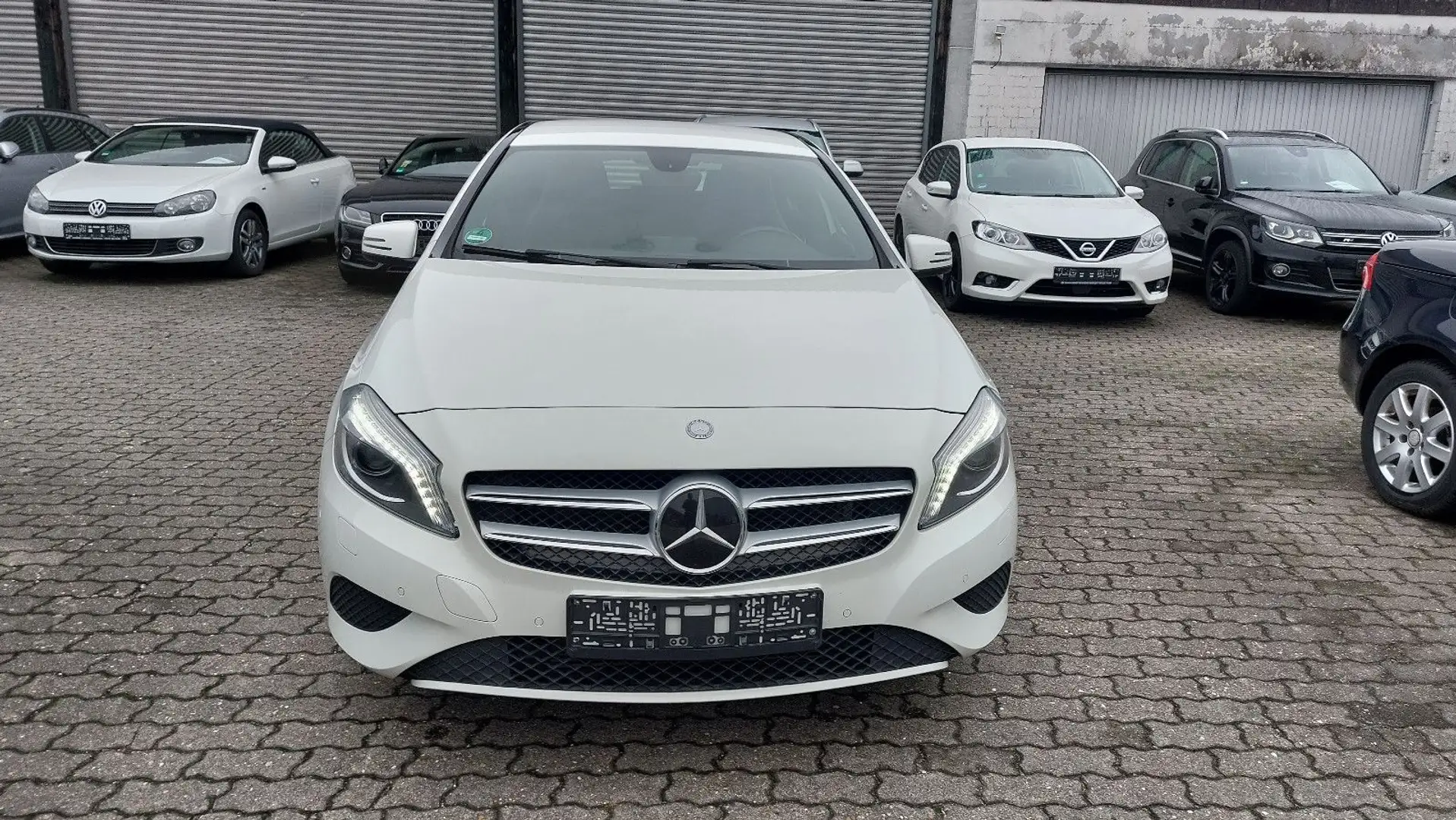 Mercedes-Benz A 180 A -Klasse A 180 BlueEfficiency Weiß - 2