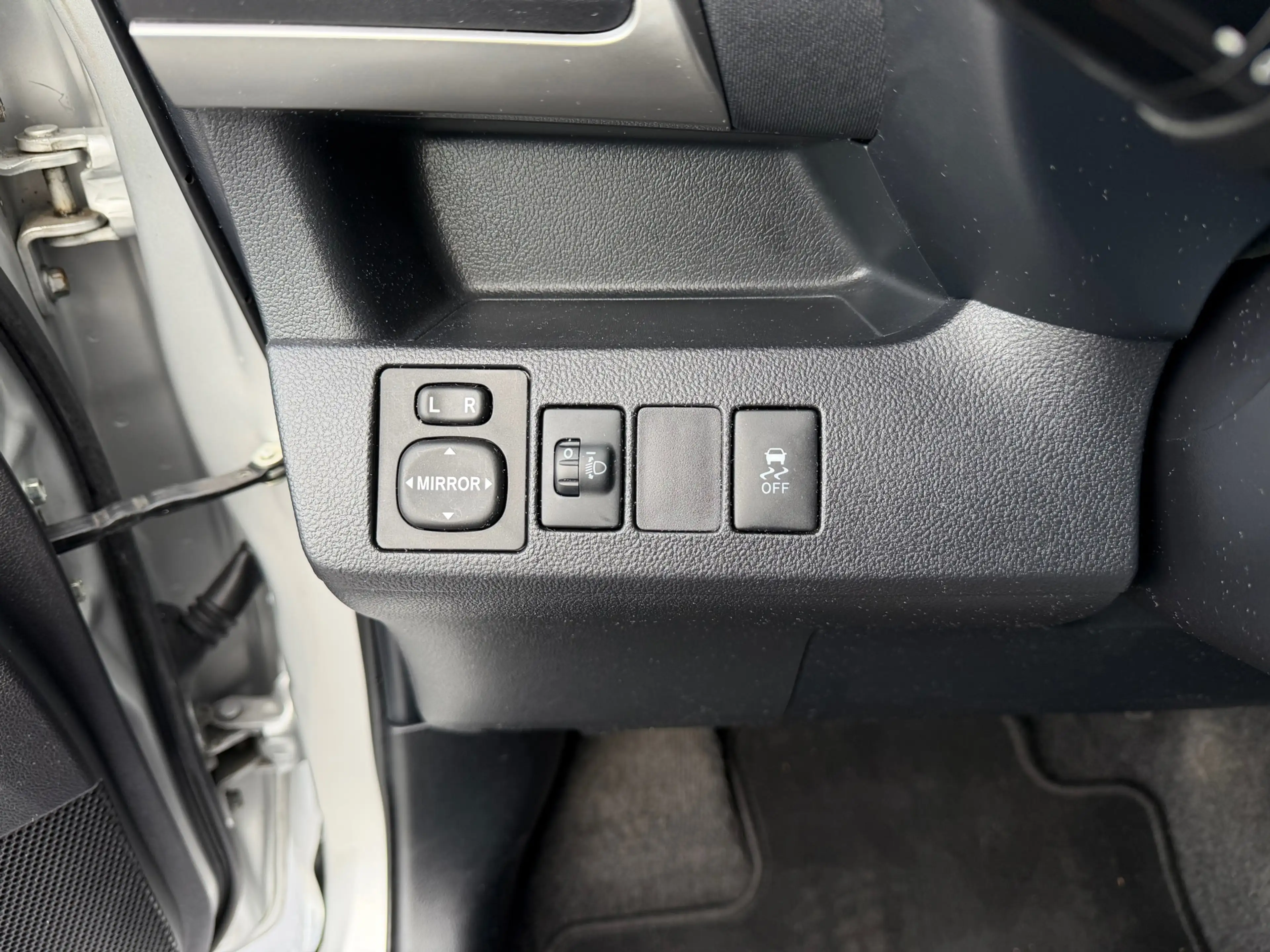 Toyota Verso-S 1.3 VVT-i Aspiration/automaat/airco/cruise/camera/ — photo 12
