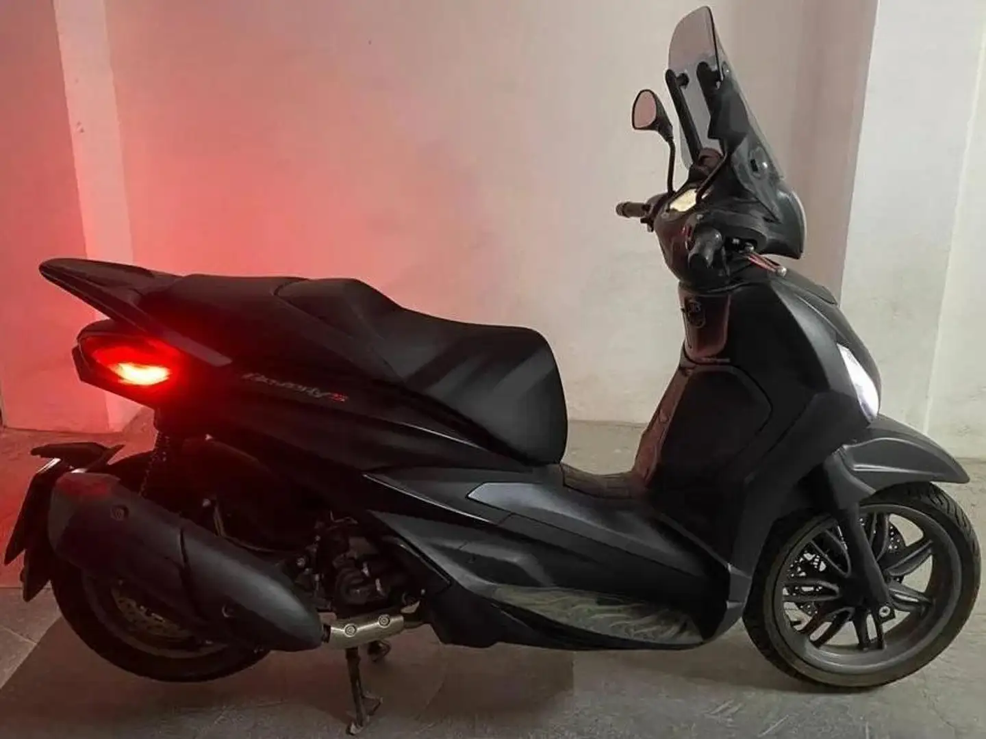Piaggio Beverly 300 Negru - 2