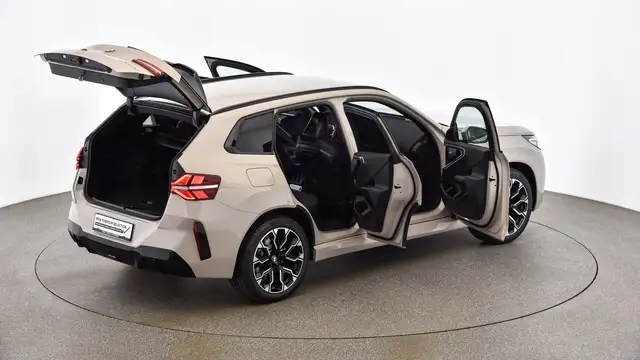 BMW X3 view 11
