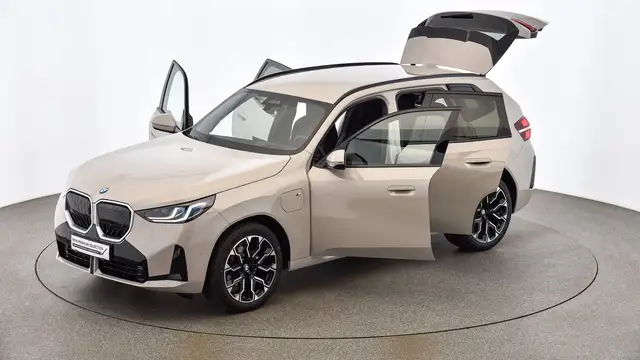 BMW X3 view 8