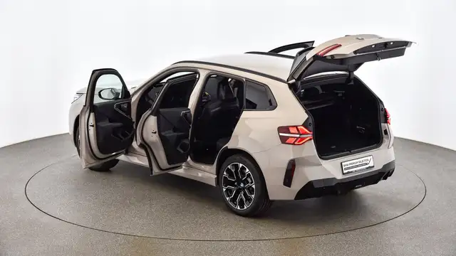BMW X3 view 9
