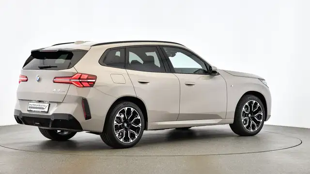 BMW X3 view 5