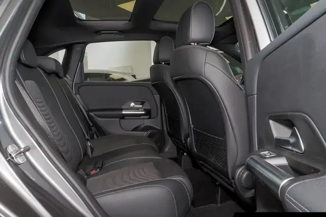 Mercedes-Benz B-Class view 9