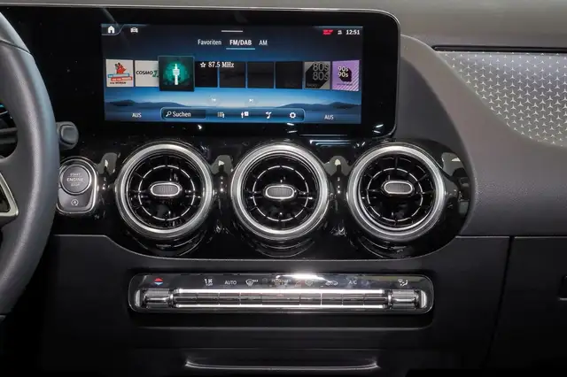 Mercedes-Benz B-Class view 11