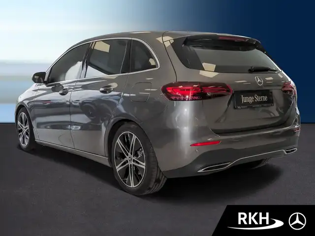 Mercedes-Benz B-Class view 4
