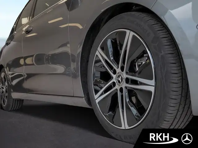 Mercedes-Benz B-Class view 5