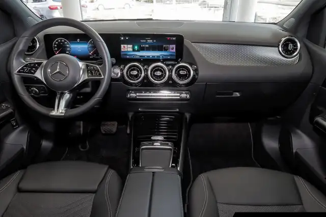 Mercedes-Benz B-Class view 10