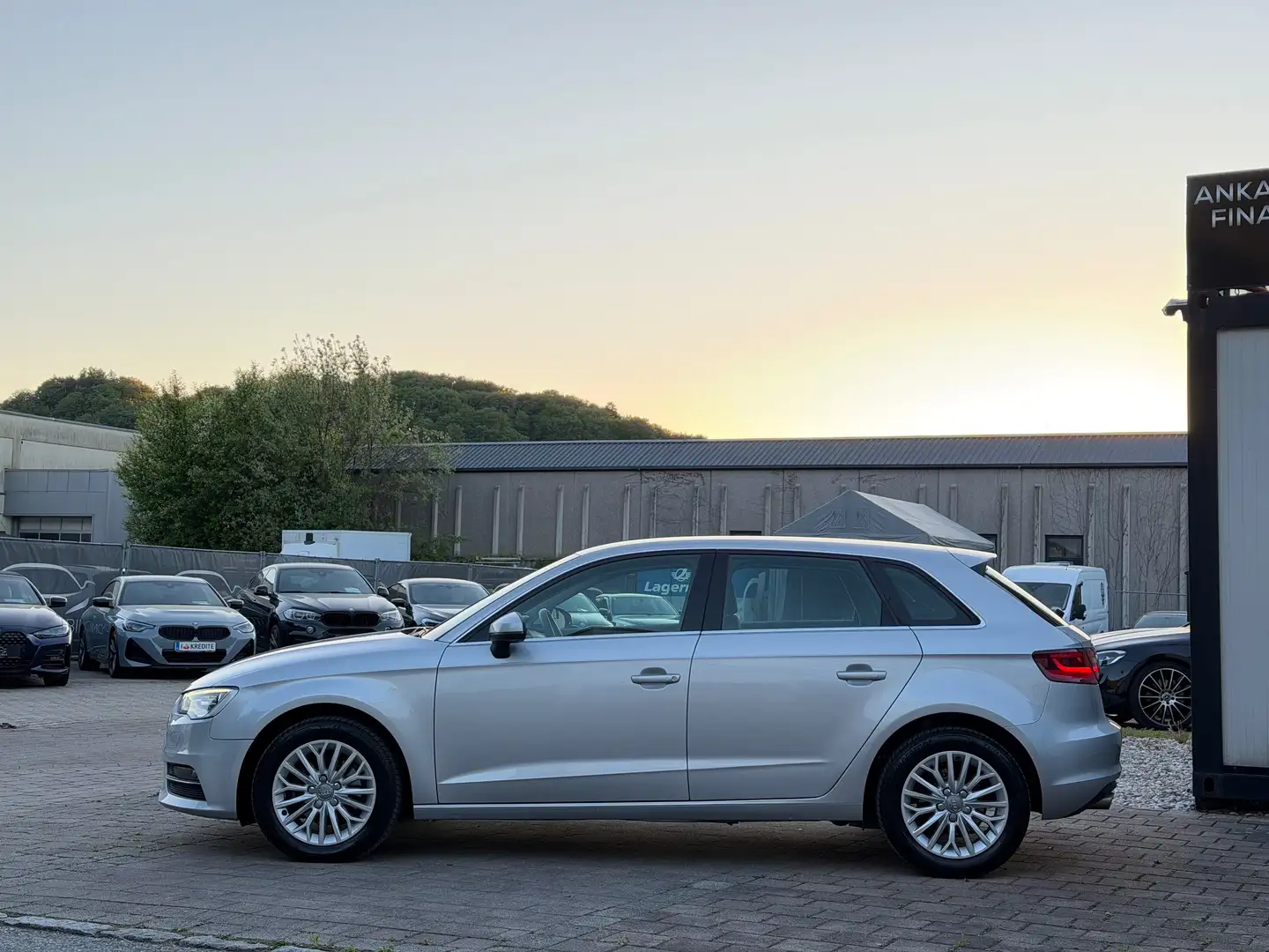 Audi A3 1,6 TDI Sportback Ambiente Finanzierung möglich Grau - 2
