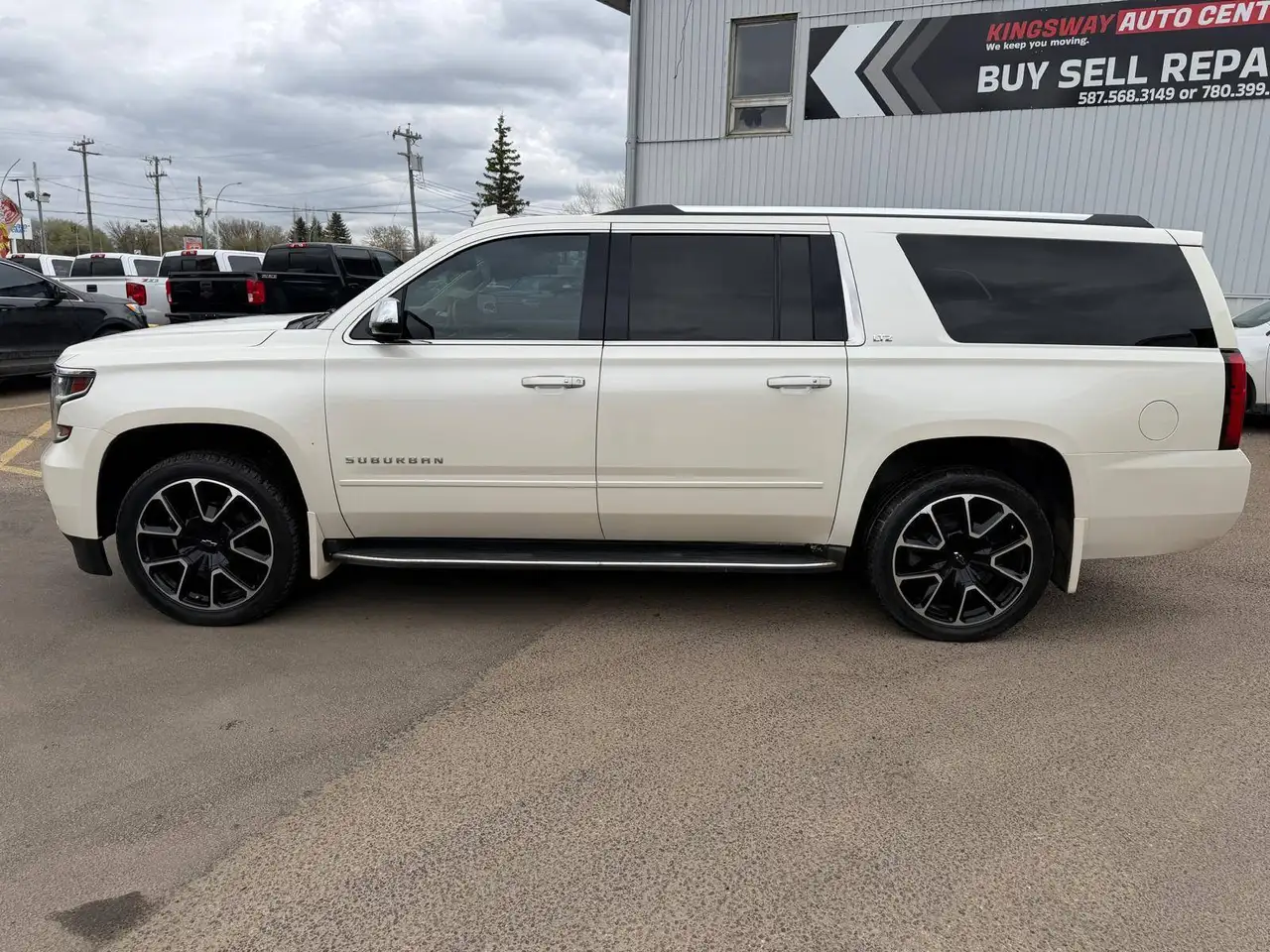 Chevrolet Suburban снимка Chevrolet Suburban