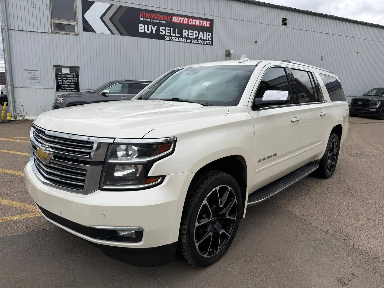 Chevrolet Suburban снимка Chevrolet Suburban