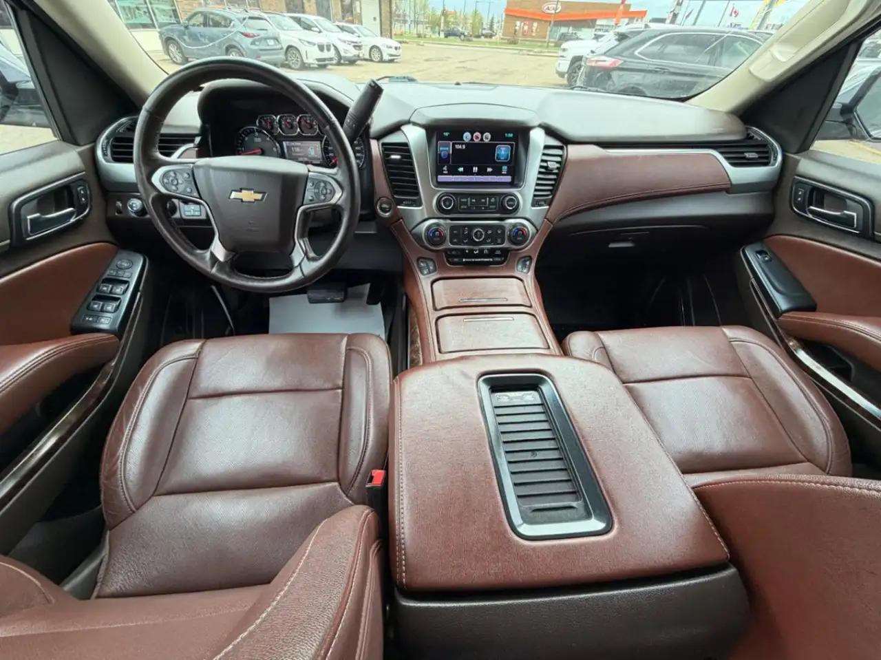 Chevrolet Suburban снимка Chevrolet Suburban