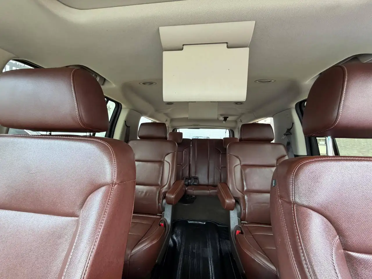 Chevrolet Suburban снимка Chevrolet Suburban