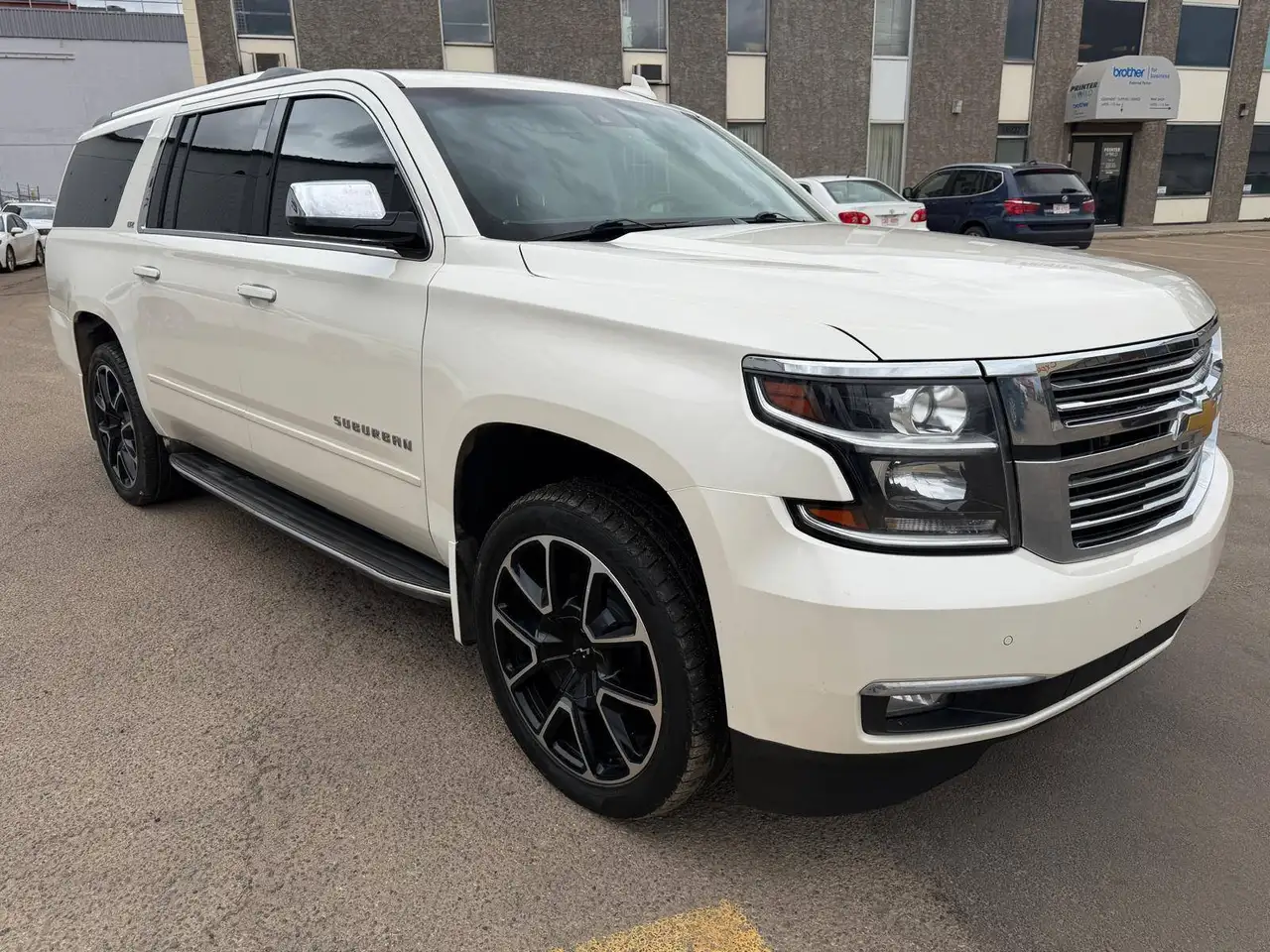 Chevrolet Suburban снимка Chevrolet Suburban