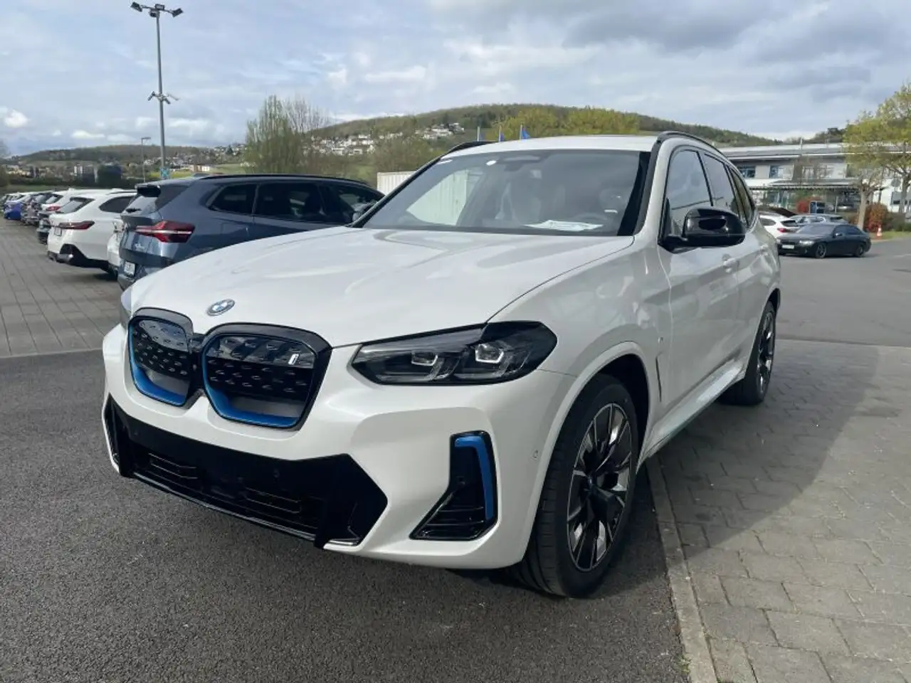 BMW iX3