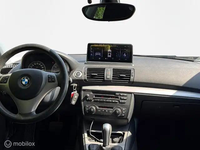 BMW 1 Series view 9
