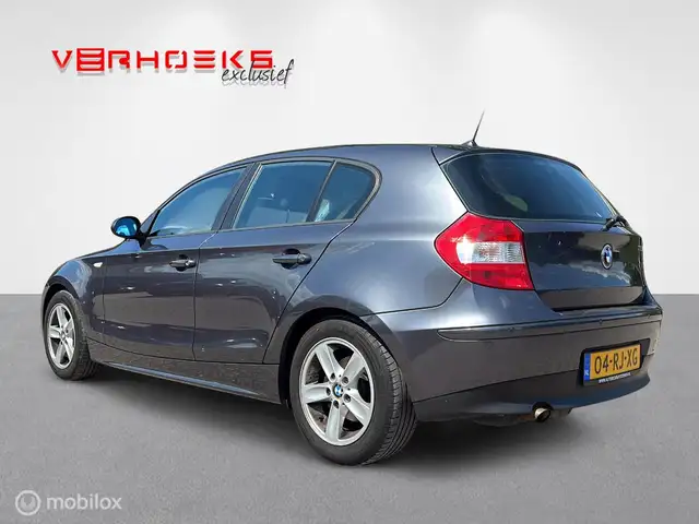 BMW 1 Series view 2
