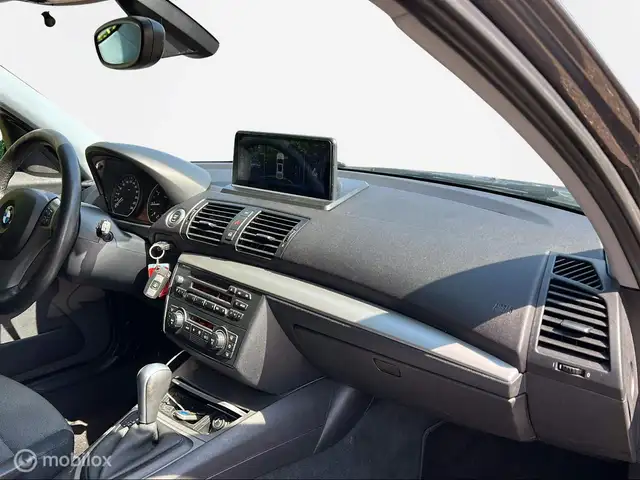 BMW 1 Series view 8