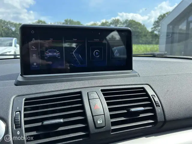BMW 1 Series view 10