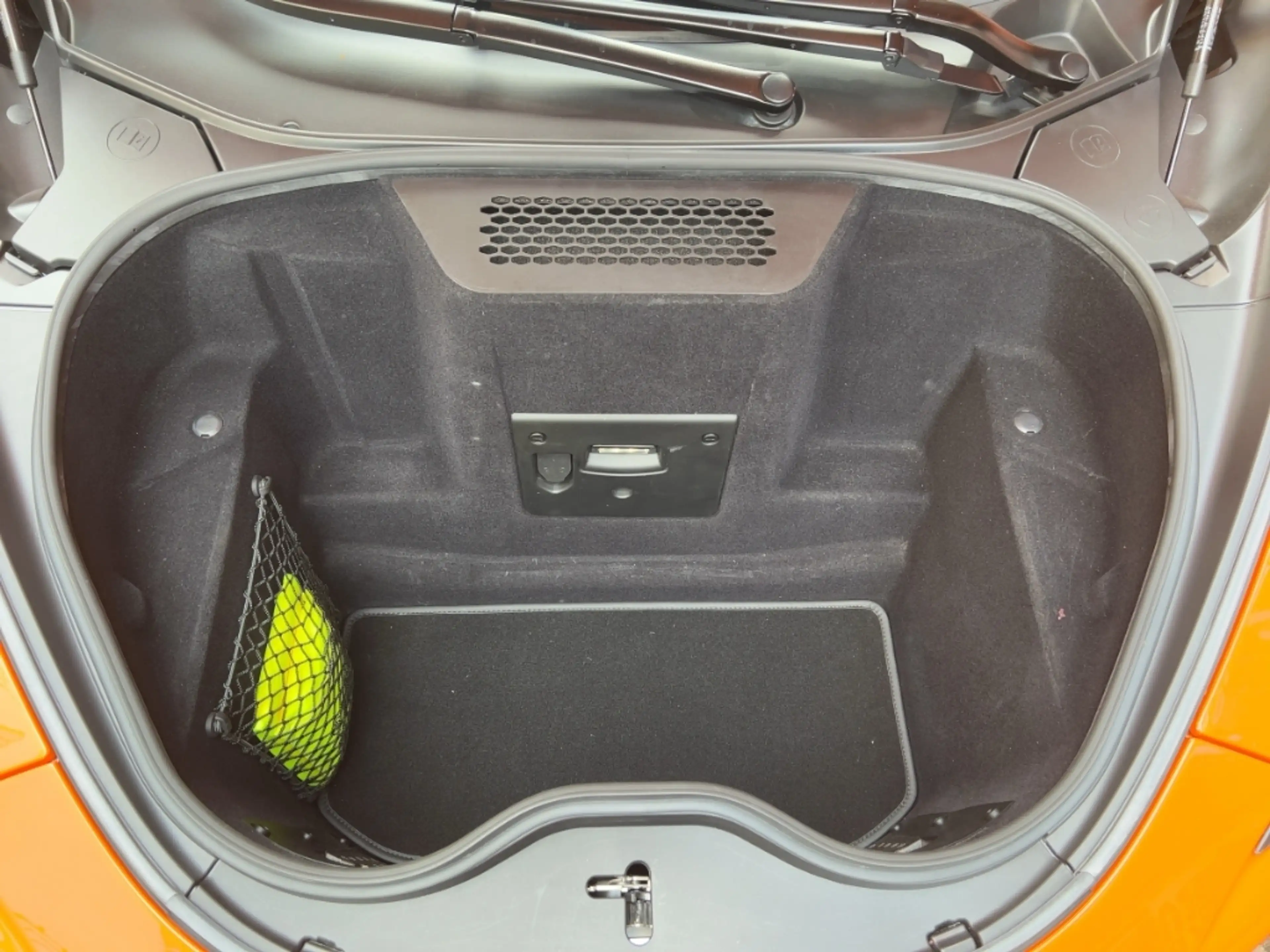 McLaren 570S Spider - wenig KM - top Zustand - foliert — photo 11