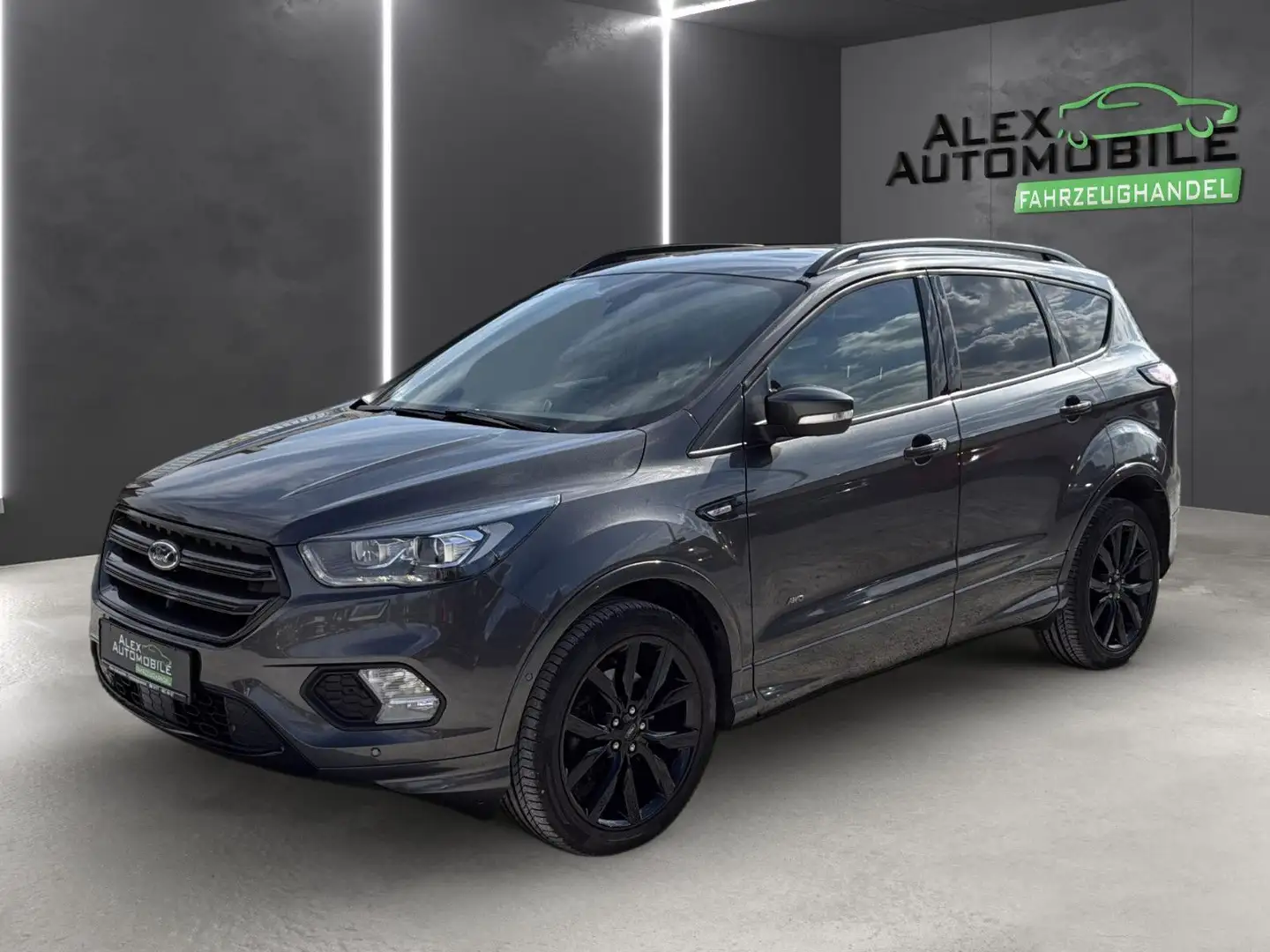 Ford Kuga ST-Line Aut. Grau - 1