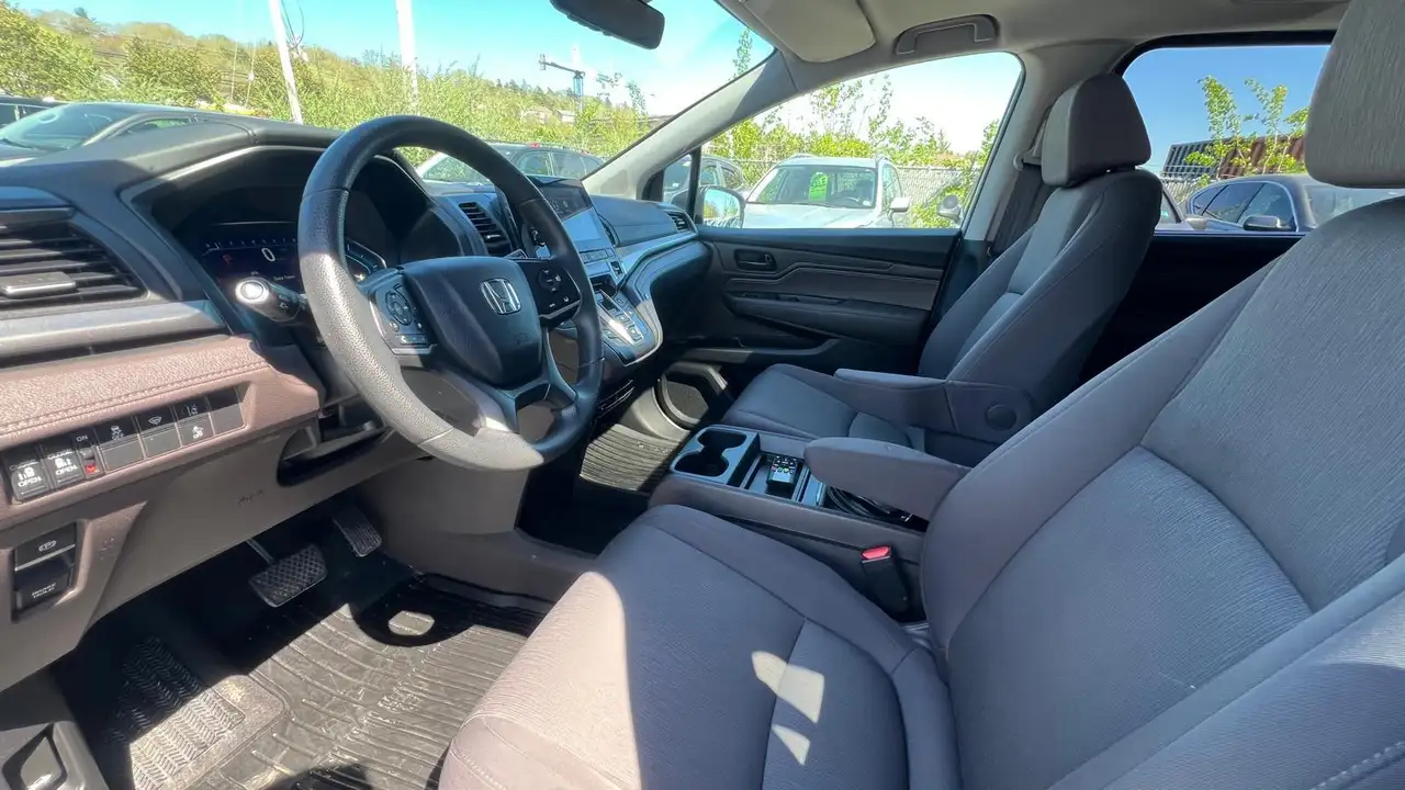 Honda Odyssey снимка Honda Odyssey