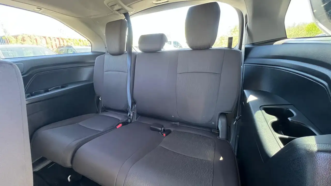 Honda Odyssey снимка Honda Odyssey