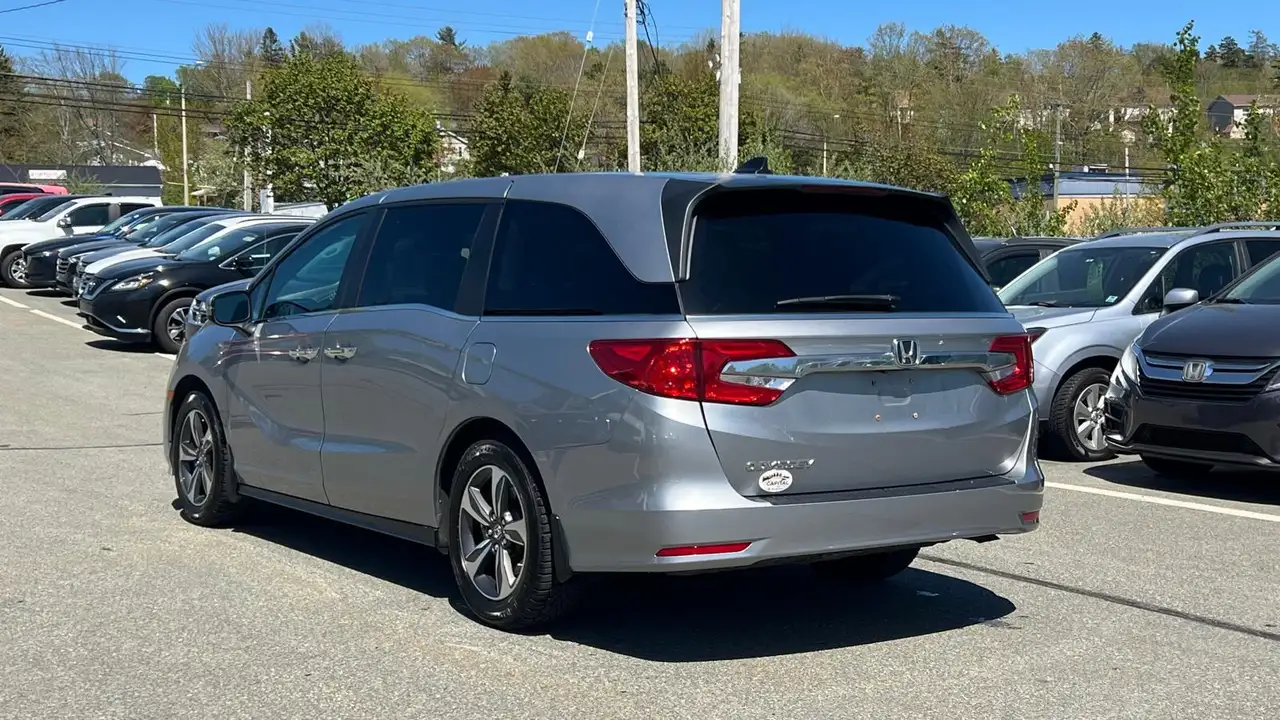 Honda Odyssey снимка Honda Odyssey